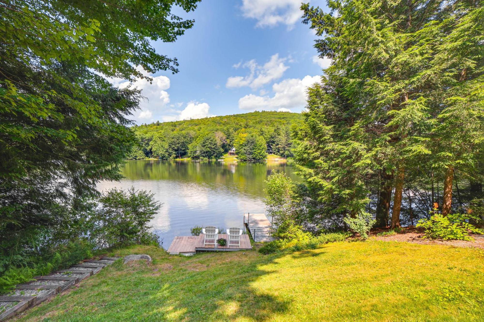 Breathtaking Newbury Cottage With Deck On Chalk Pond Exterior photo