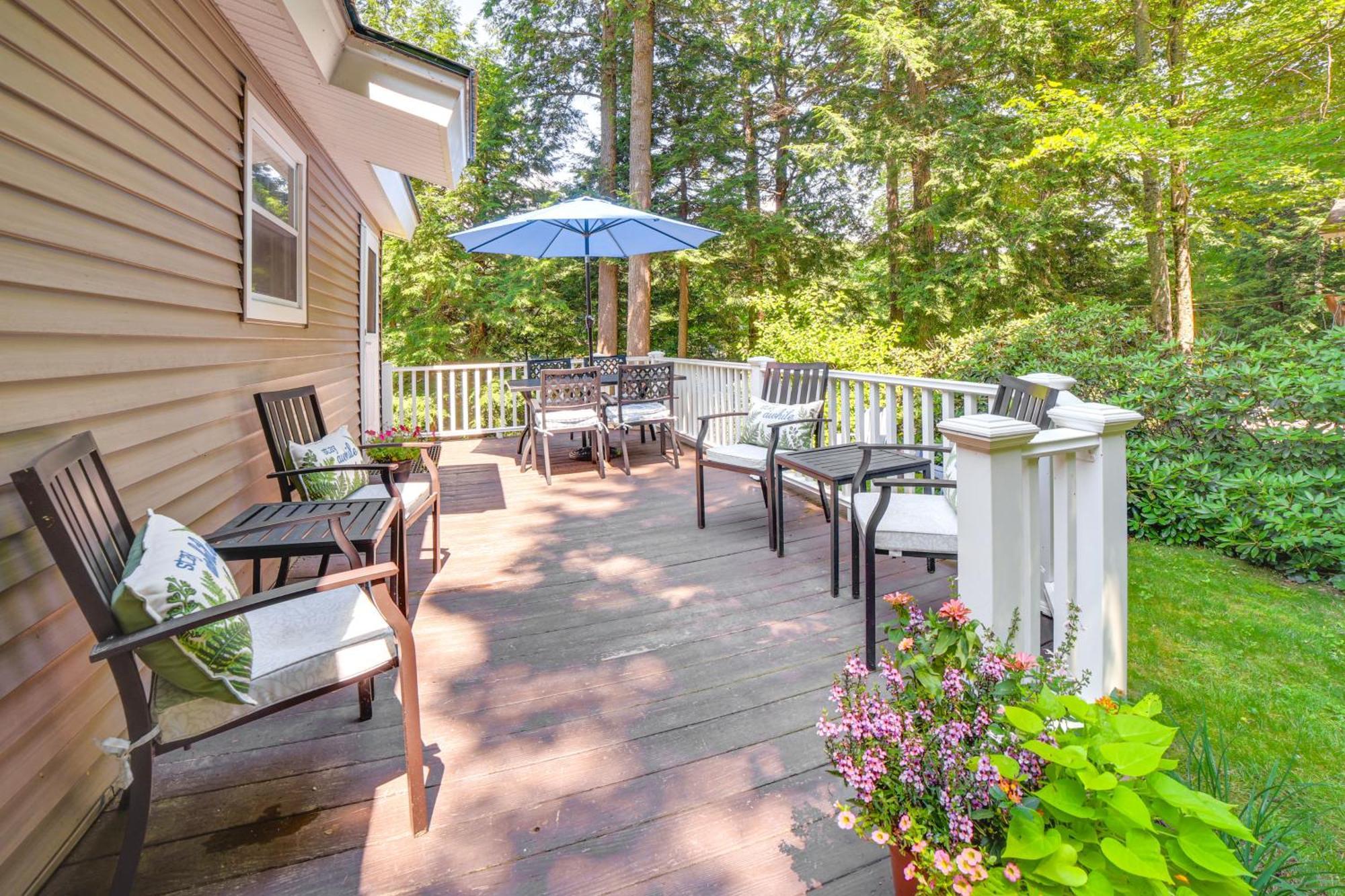 Breathtaking Newbury Cottage With Deck On Chalk Pond Exterior photo